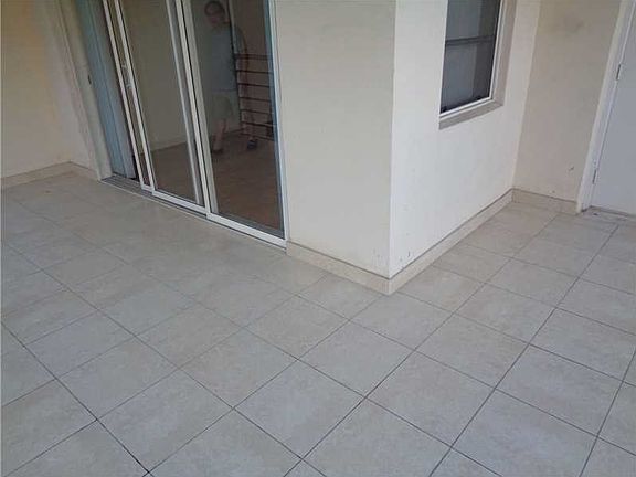 3rd image of 9410 Poinciana Pl APT 409