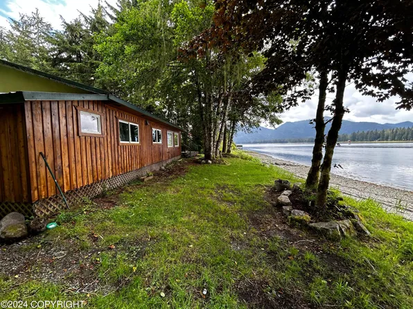 266 Mitkof Hwy, Petersburg, AK 99833