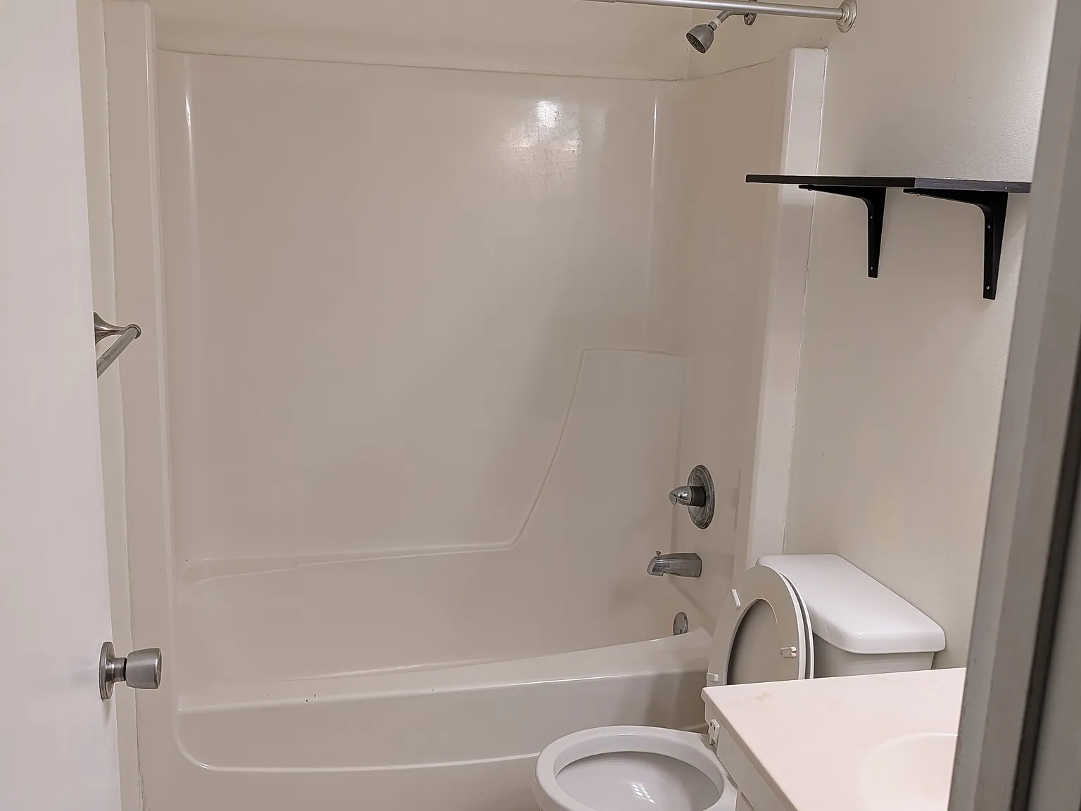 2 bed, 1.5 bath, 1175 sqft, $1,195 — Photo 3