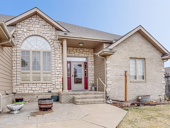 3rd image of 417 S Estates Dr