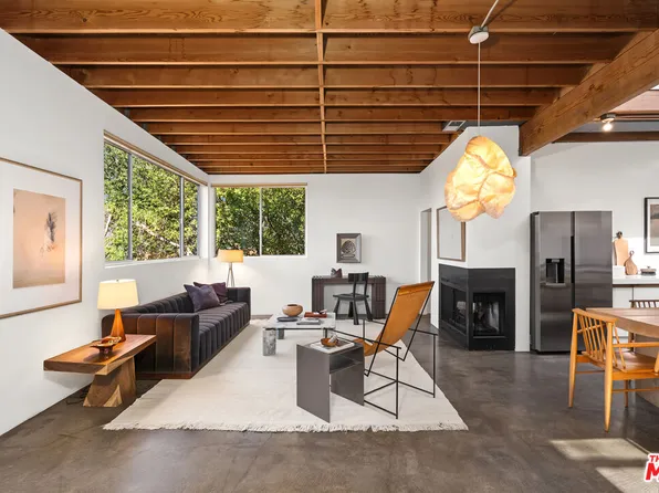 23685 Clover Trl, Calabasas, CA 91302
