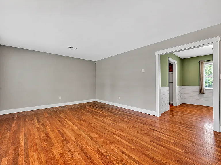 4962 Lantern St — Photo 10