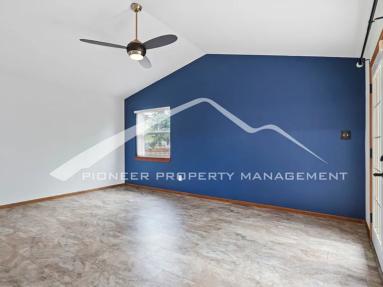 1024 Pike Dr — Photo 8