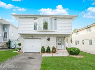 63 Genesee Ave, Staten Island, NY 10308
