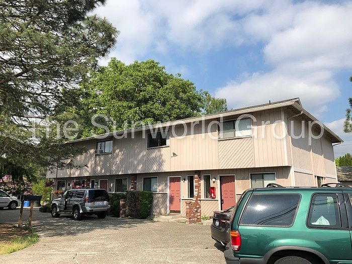 1st image of 500 31st St