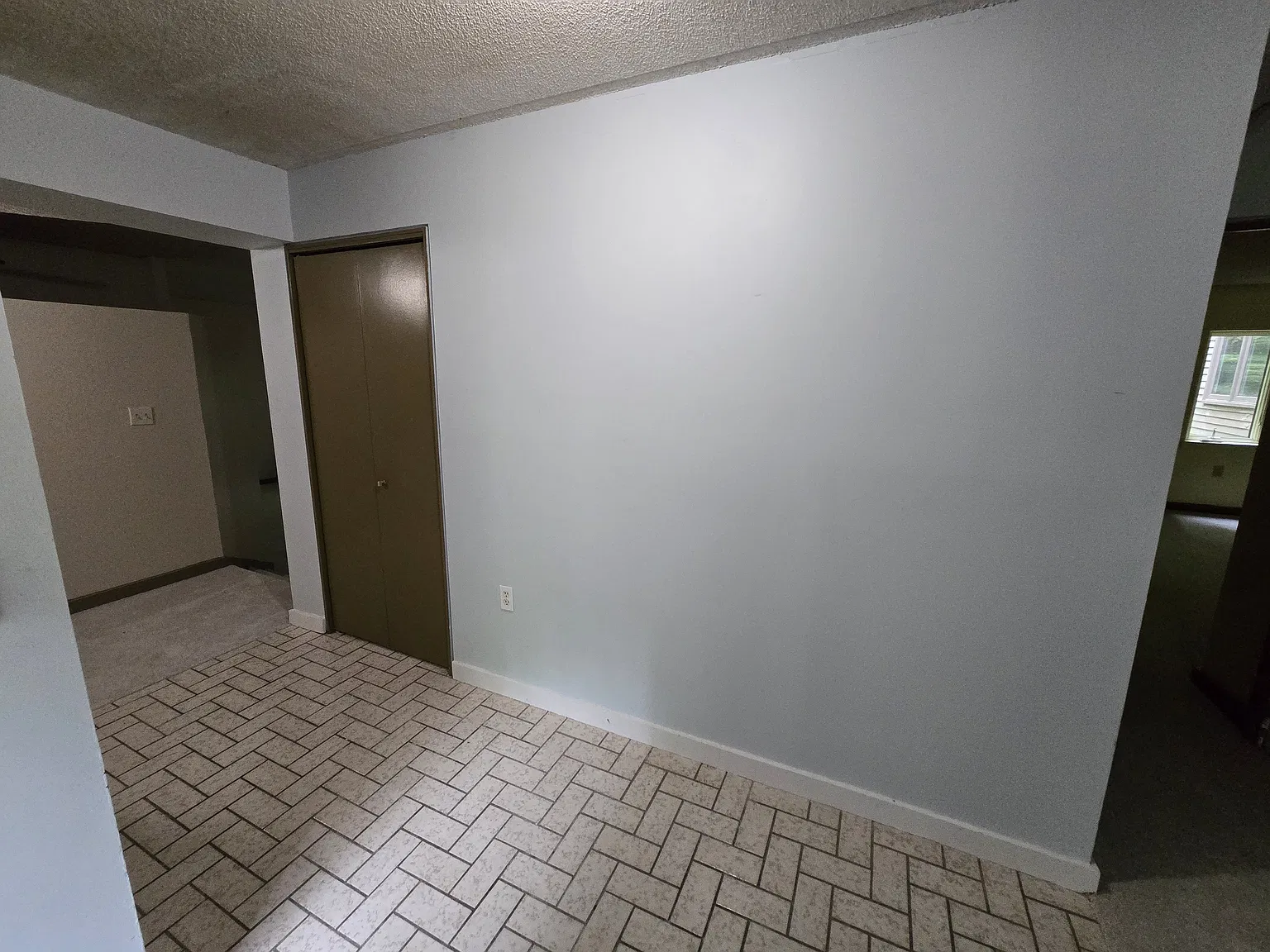 2 bed, 1860 sqft, $2,450 — Photo 2