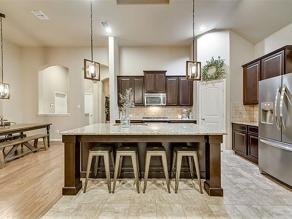 5th image of 3321 Sweetgum Ln