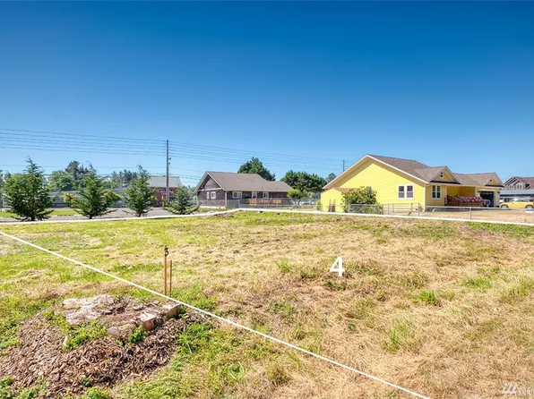 109 22nd St NE, Long Beach, WA 98631