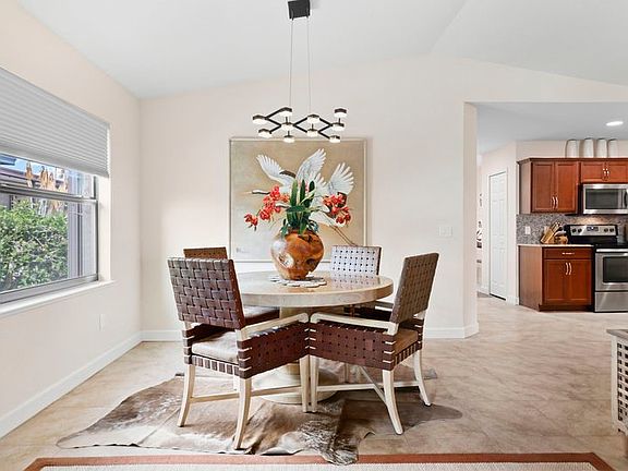 2nd image of 32 Ipanema Way