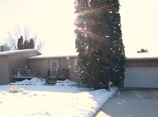 4834 William Dr, Waterloo, IA 50701