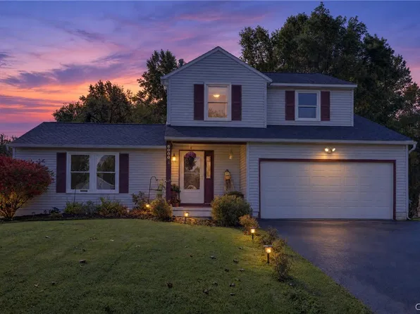 6000 Hebrides Trl, Cicero, NY 13039