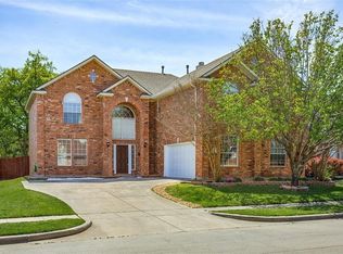 906 Crested Cove Dr, Garland, TX 75040