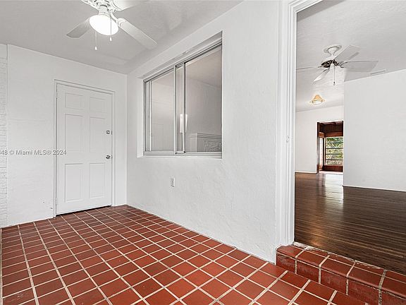3rd image of 401 Minola Dr