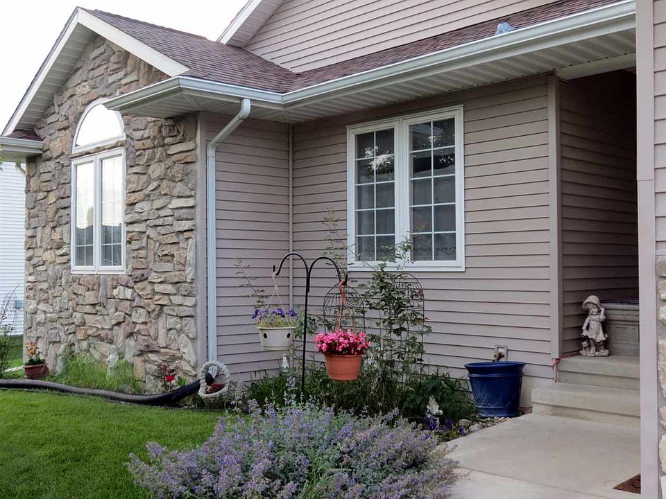 1st image of 280 W Goldfinch Dr