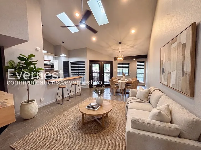 1 bed, 1.0 bath, 701 sqft, $1,295 — Photo 2