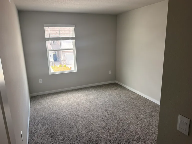 513 Kinley Dr — Photo 9