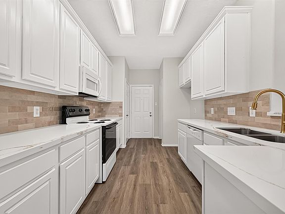 4th image of 3211 Atherton Canyon Ln
