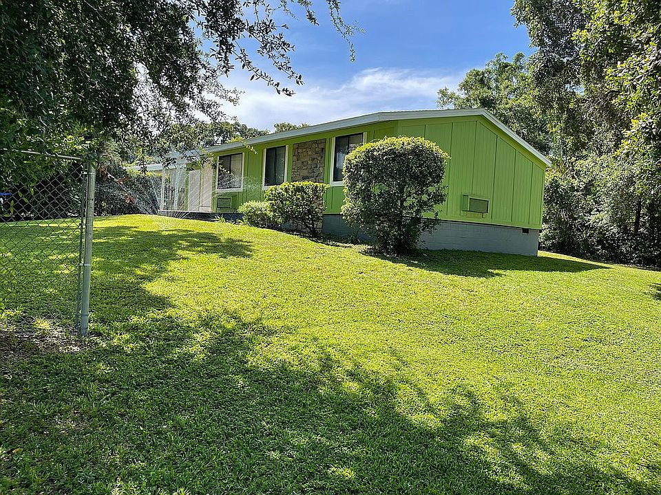 2nd image of 1136 Carlson Dr