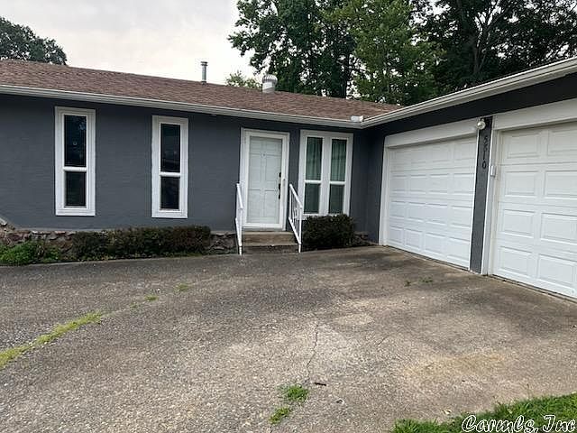 2nd image of 5810 Woodview Dr S