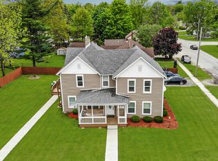 302 S West St, Plano, IL 60545