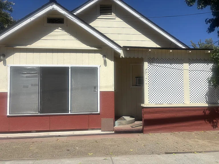 511 Coffee Rd — Photo 1