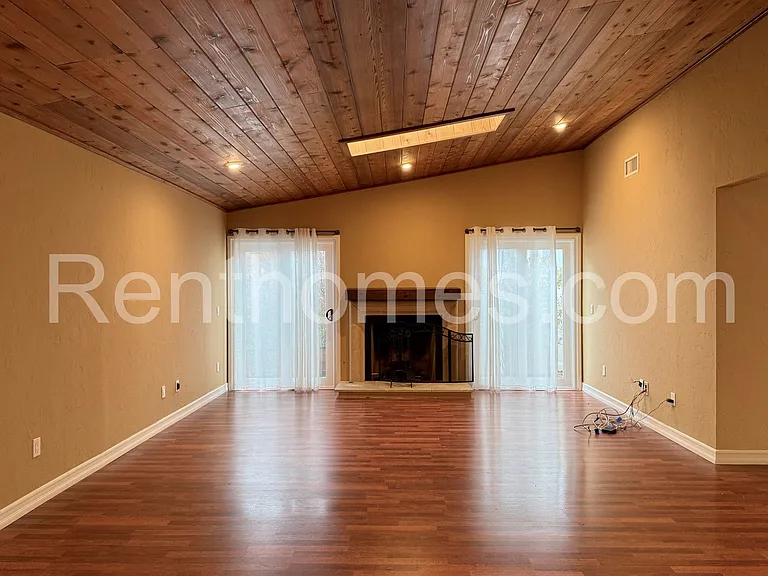 11339 Red Cedar Ln — Photo 3
