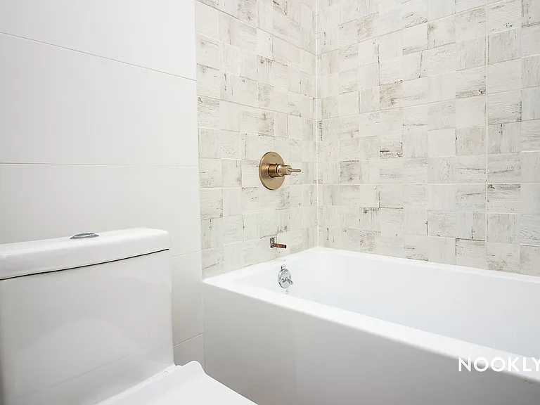 199 Stockholm St #1B — Photo 8