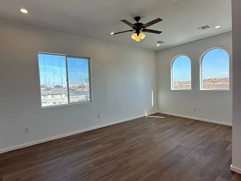 5022 S 35th Ave — Photo 13