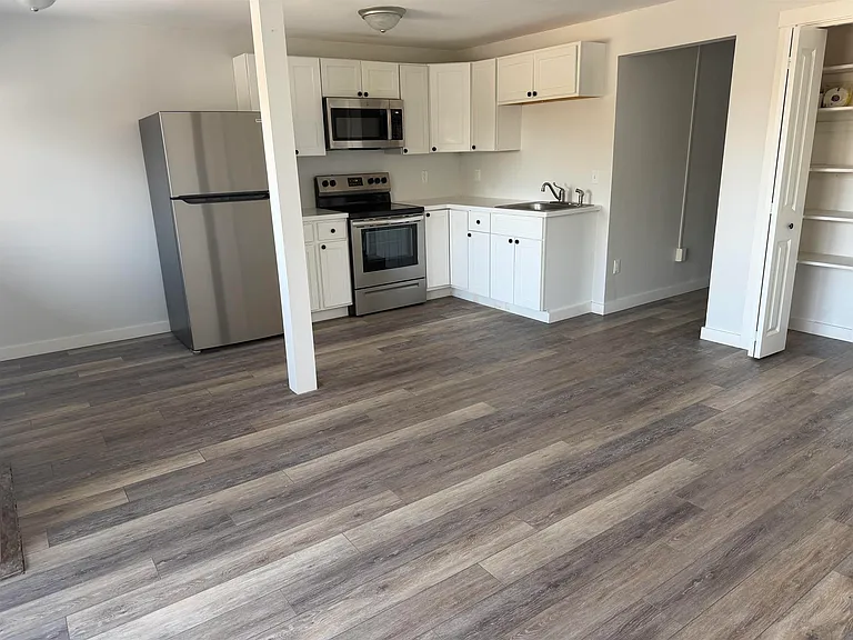 473 Maple St #3 — Photo 3
