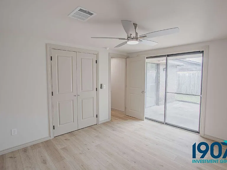 8604 S Brookline Ave — Photo 23