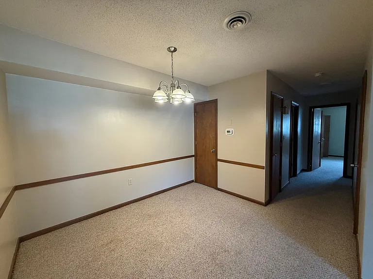 744 S Cedar St — Photo 5