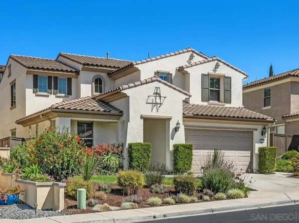 529 Adobe Estates Dr, Vista, CA 92083