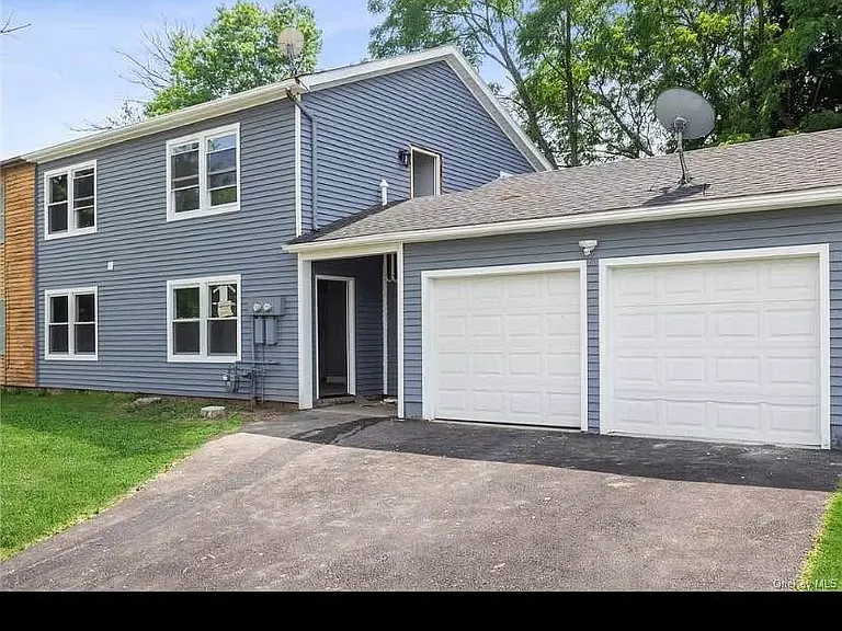 35-36 Williamsburg Dr — Photo 7