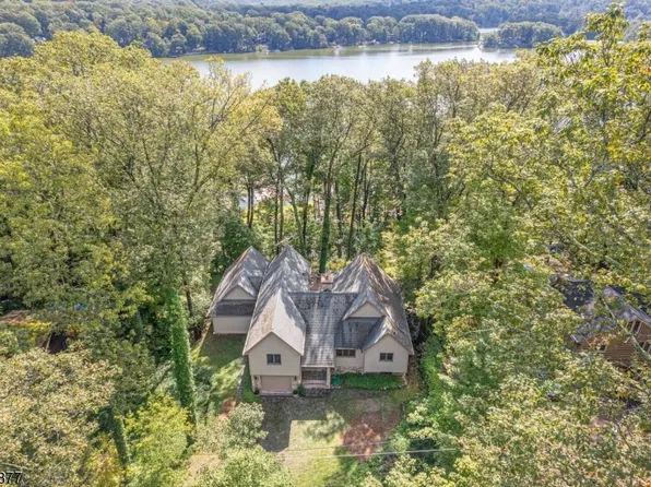 215 Aniwa Rd, Vernon Twp., NJ 07422
