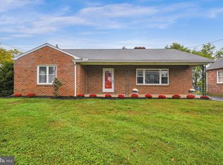 2285 Sunset Ln, York, PA 17408