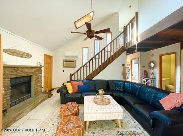 123 N Fairway Dr, Lake Ariel, PA 18436