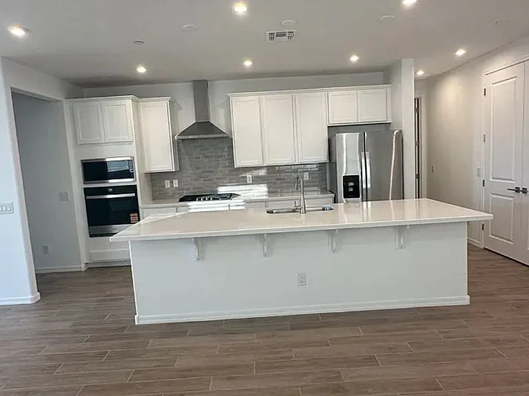 13367 W Eagle Feather Rd — Photo 2