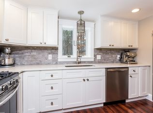 28 Little Pond Rd, Plymouth, MA 02360