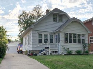 2413 S 68th St, West Allis, WI 53219