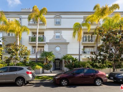 11908 Darlington Ave APT 202, Los Angeles, CA, 90049