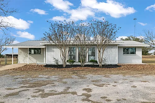 2736 E State Highway 29 Photo 1