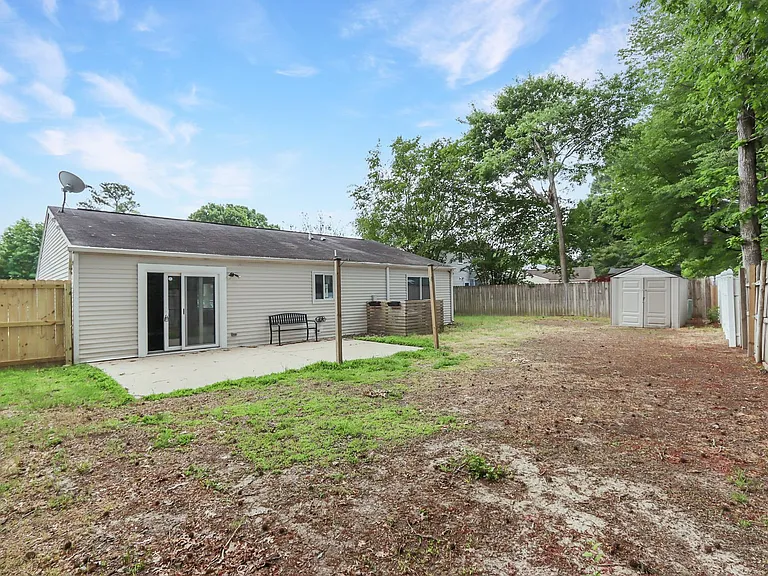 531 Ashwood Dr — Photo 22