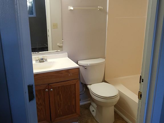 4th image of 186 E Market St APT 232