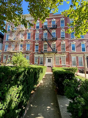 Rented by CMV Realty Inc. | media 19