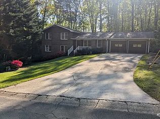 598 Woods Trl, Marietta, GA 30068