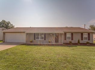 1420 N 3rd St, Dupo, IL 62239