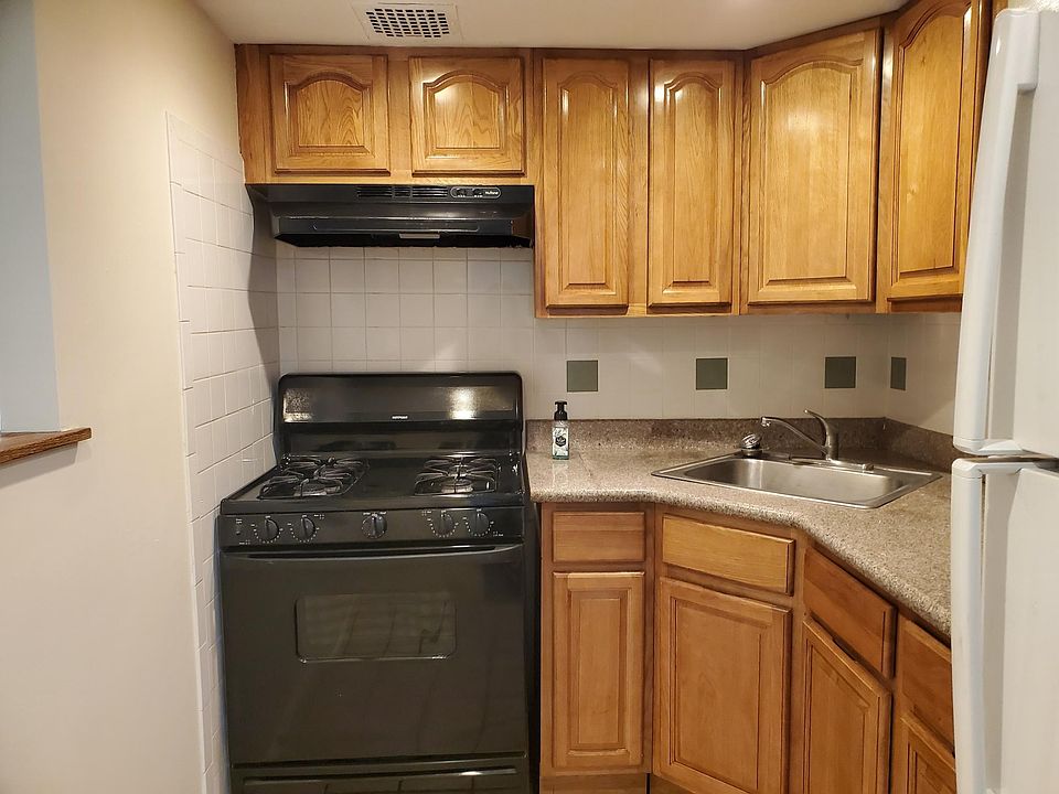 1st image of 14236 38th Ave #3C