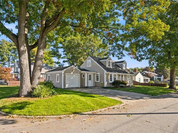 100 Eaton St, Pawtucket, RI 02861