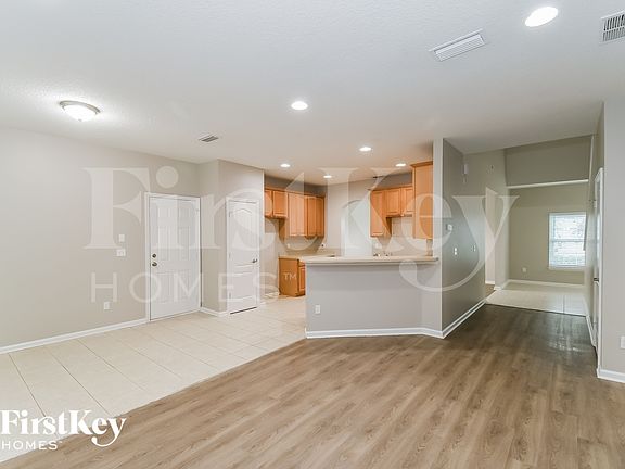 4th image of 2504 Victoria Point Dr