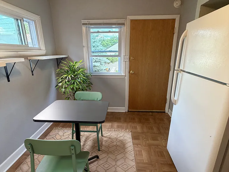 2211 E Holt Ave #2211 — Photo 9